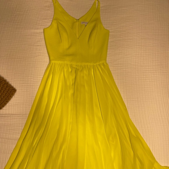 Stunning Alicia Mixed Media Midi Dress in Lemongrass. - Picture 7 of 8